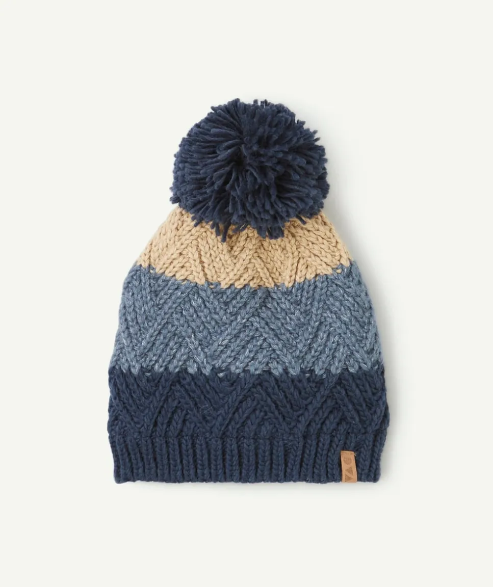 Bonnet en tricot garçon en fibres recyclées bleu, bleu marine et beige avec pompon