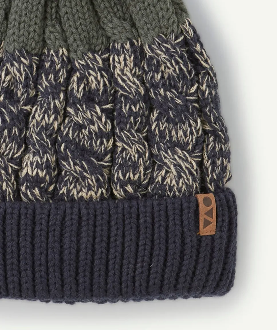 Bonnet garçon en tricot vert chiné