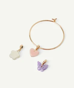 Bracelet jonc couleur dorée fille avec breloques fleur coeur et papillon