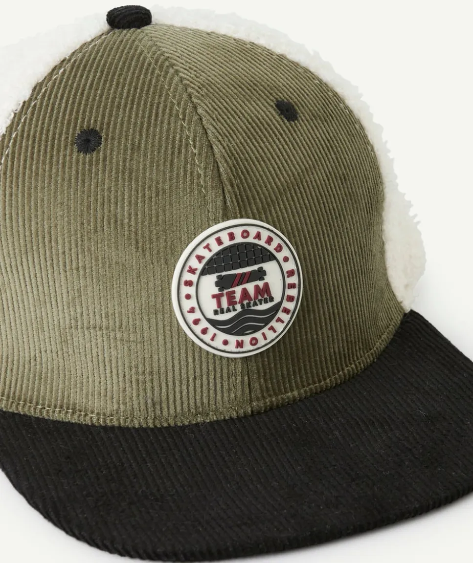 Casquette garçon tricolore en velours côtelé et bouclettes