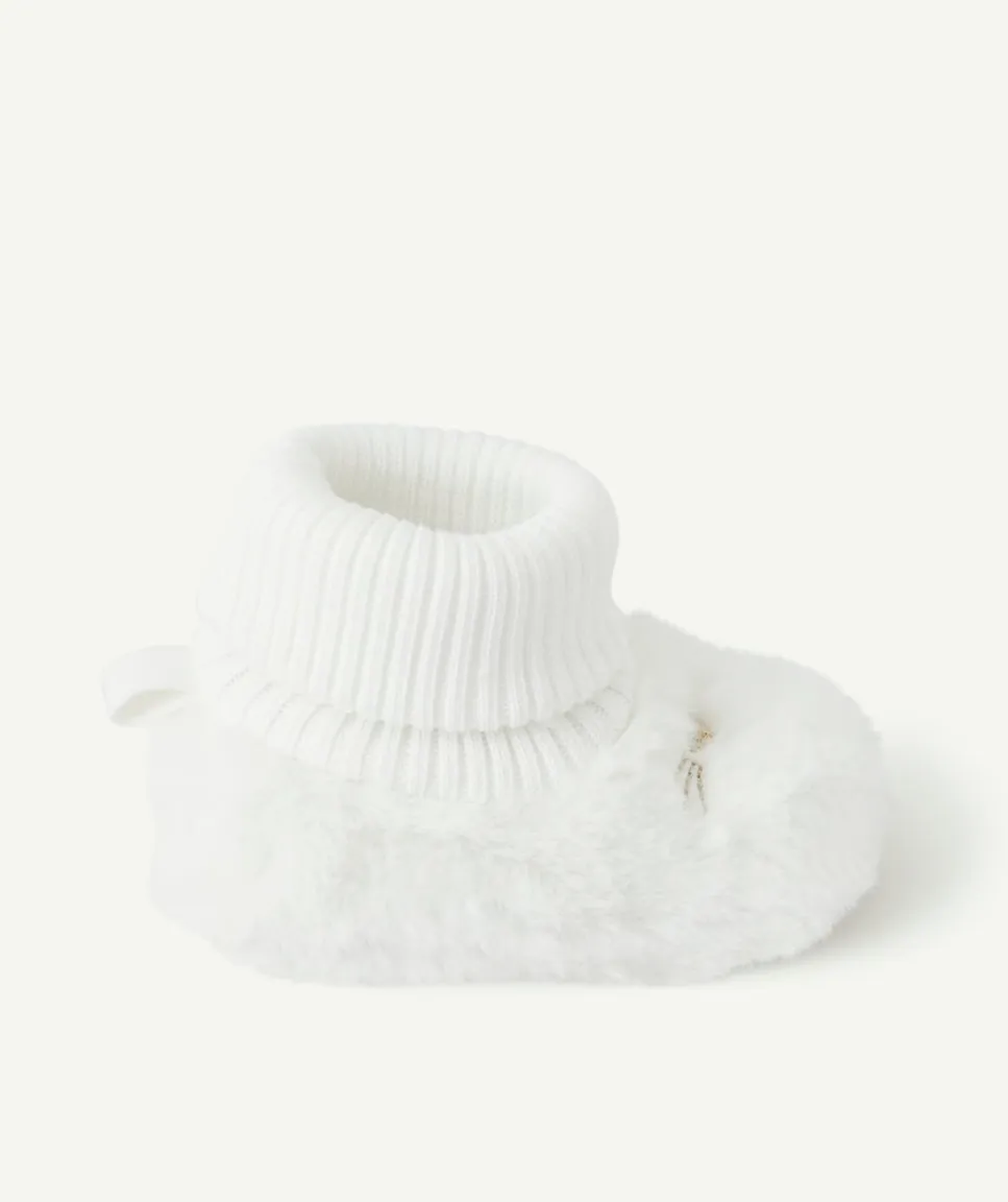 Chaussons bébé fille en fausse fourrure blanche