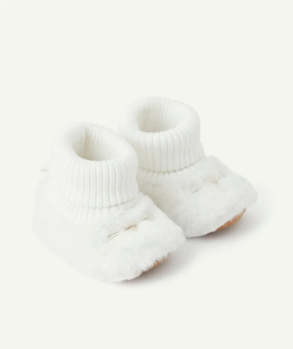 Chaussons bébé fille en fausse fourrure blanche