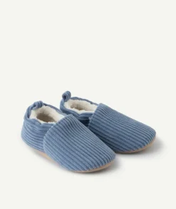 Chaussons bébé garçon bleu côtelé douillet