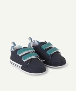 Chaussons style baskets bébé garçon à scratchs bleu et vert