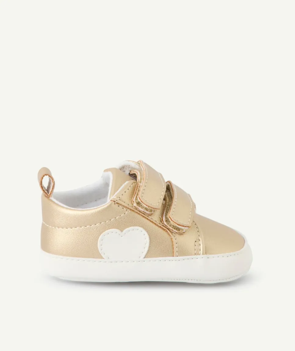 Chaussures couleur dorée avec coeur blanc pour bébé fille à scratchs