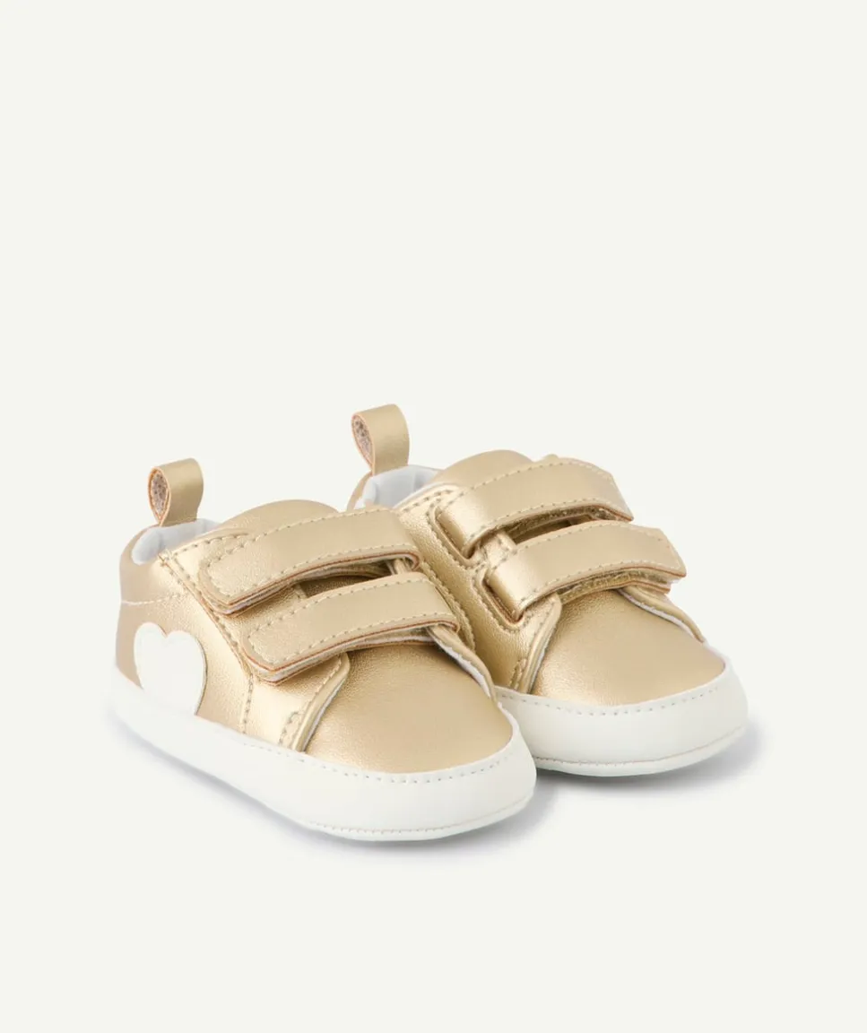 Chaussures couleur dorée avec coeur blanc pour bébé fille à scratchs