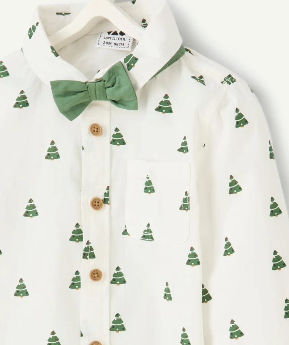 Chemise bébé garçon blanche avec imprimés sapins verts et noeud papillon
