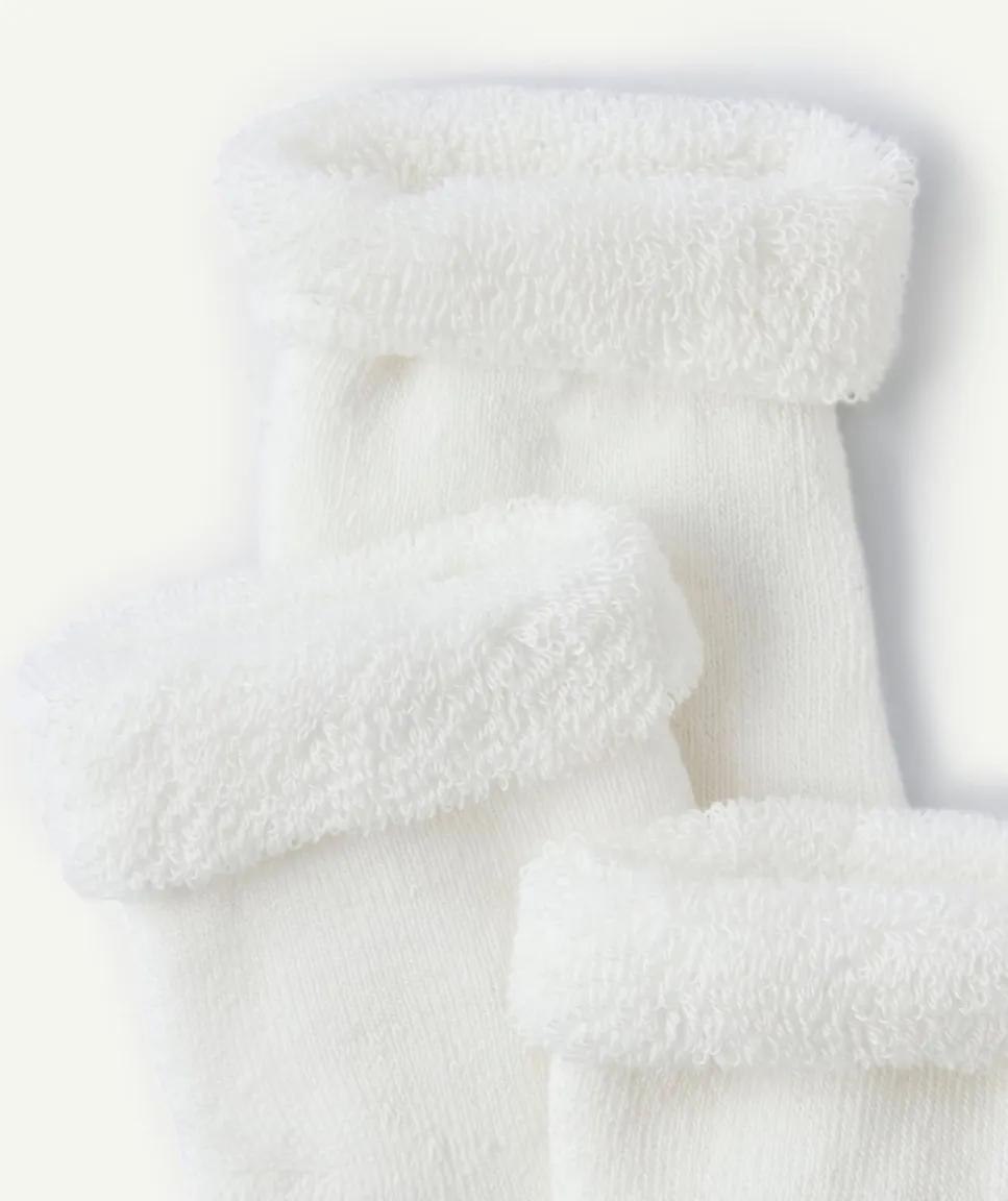 Le lot de 3 paires de chaussettes de naissance