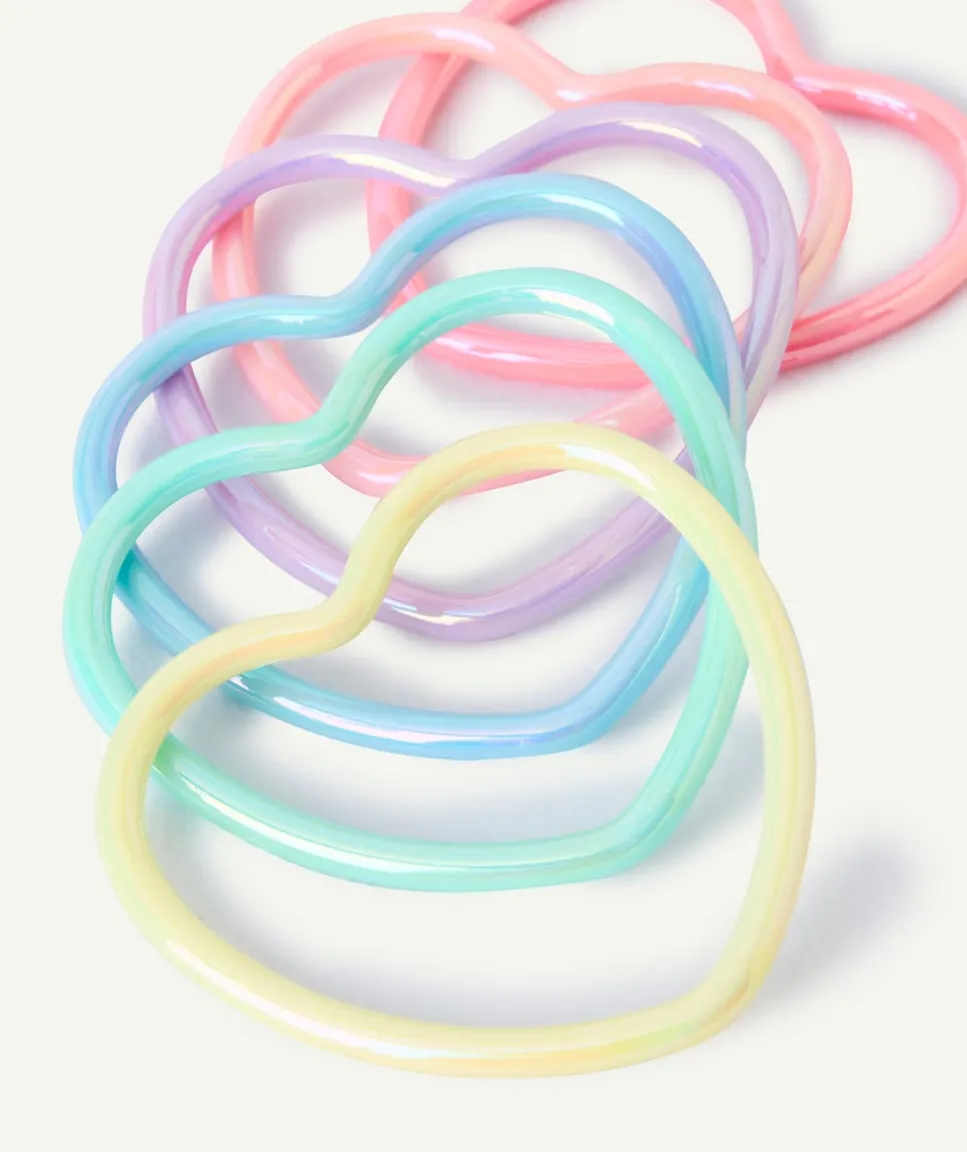 Lot de 6 bracelets fille en forme de coeurs colorés