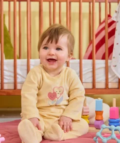 Pyjama chaud effet velours bébé fille jaune avec imprimé cœur