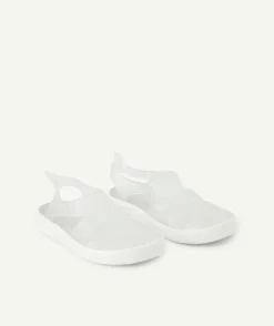 Sandales enfant pour la plage transparente