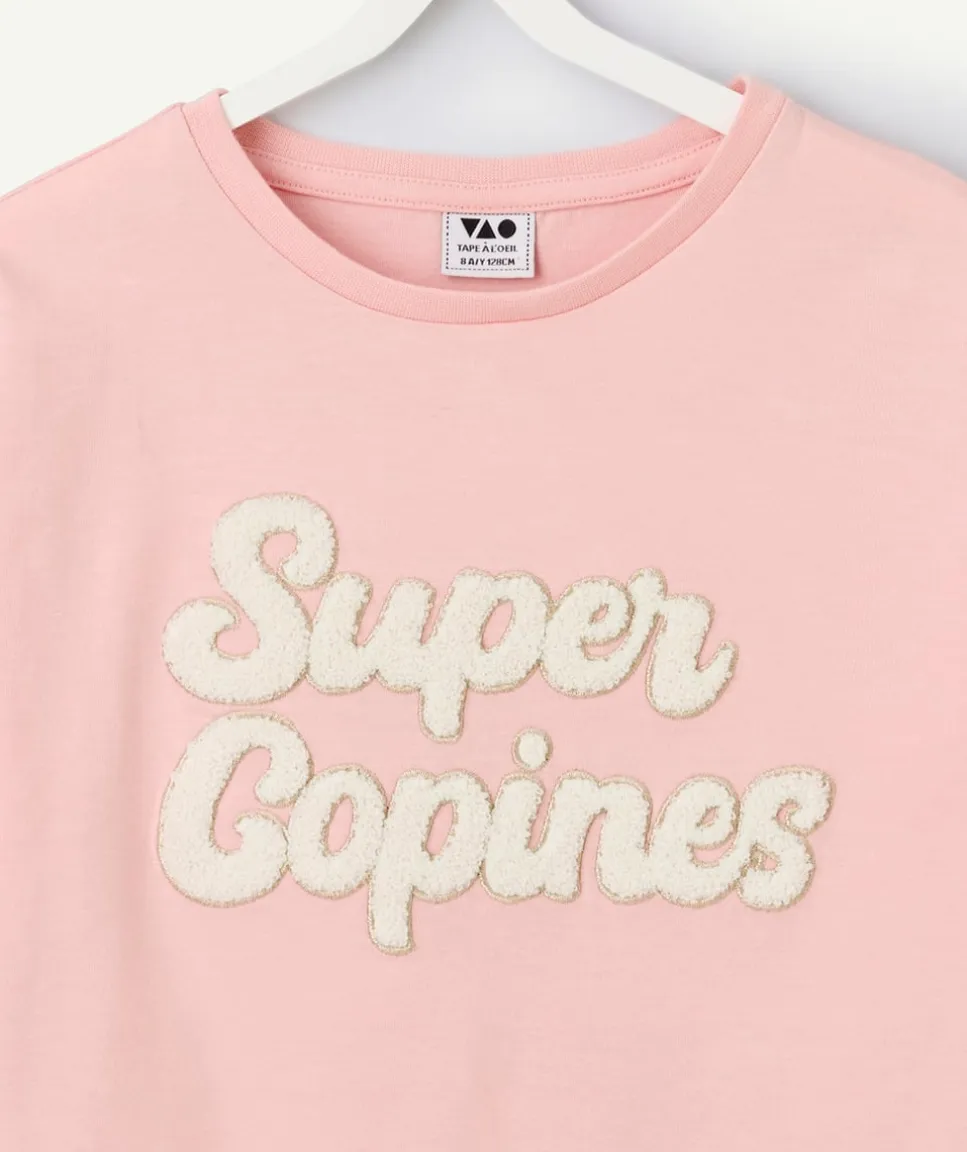 T-shirt fille rose avec message brodé